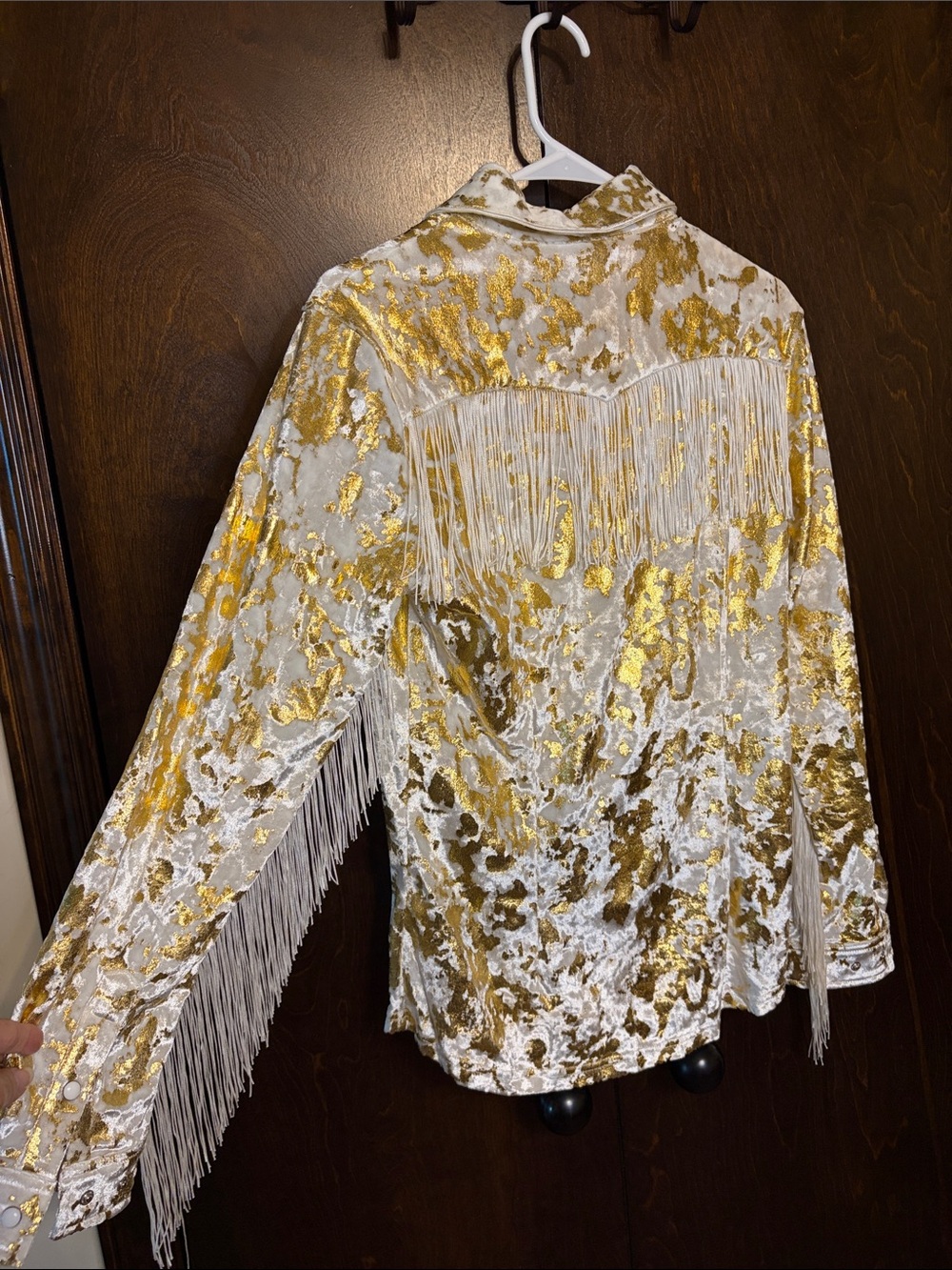 NWT Ranch Dress’n white and gold with white fringe across back and arms - Picture 2 of 3
